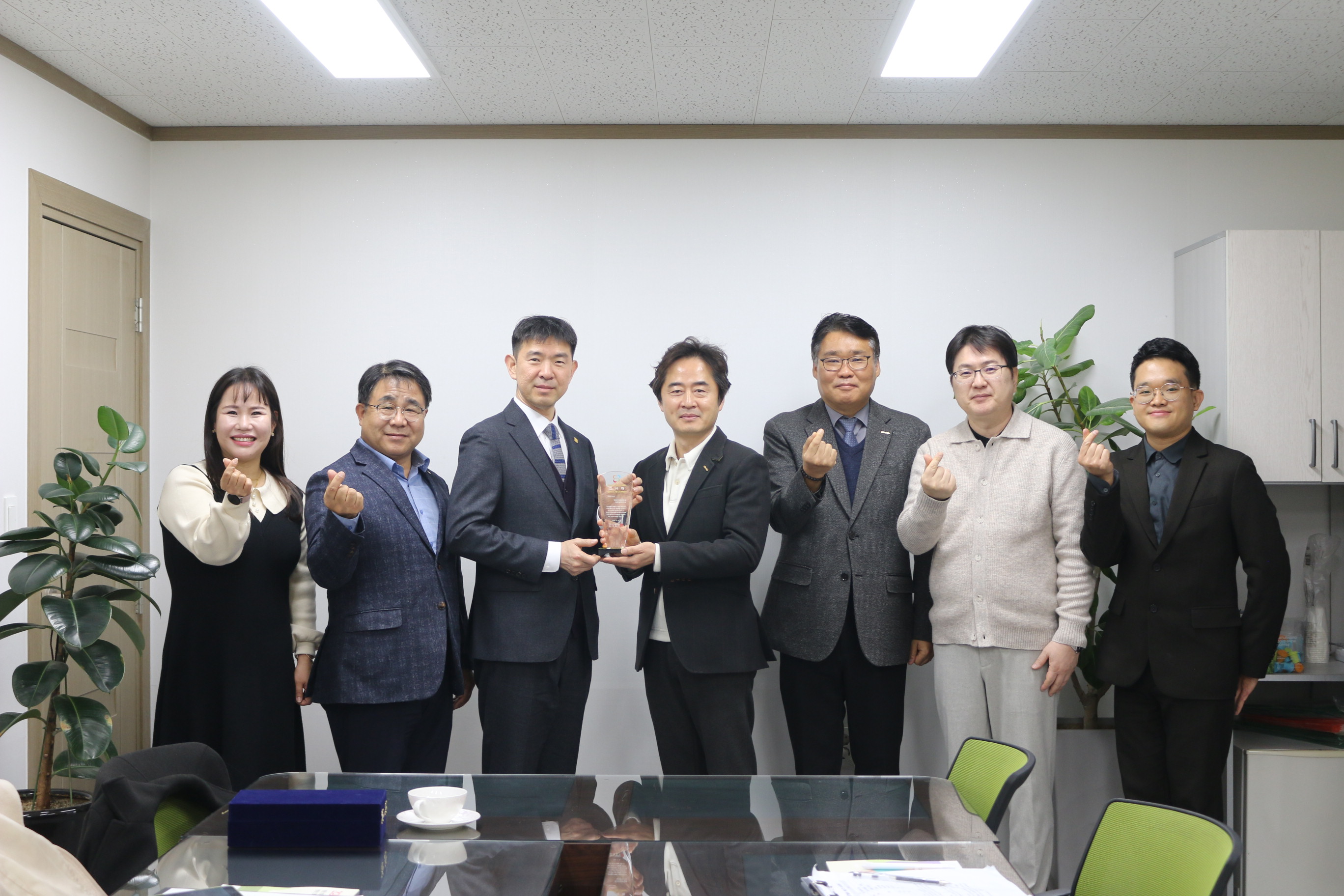 한국시니어클럽협회 표창패 수여