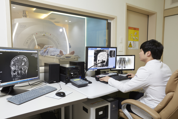 MRI 검사 사진